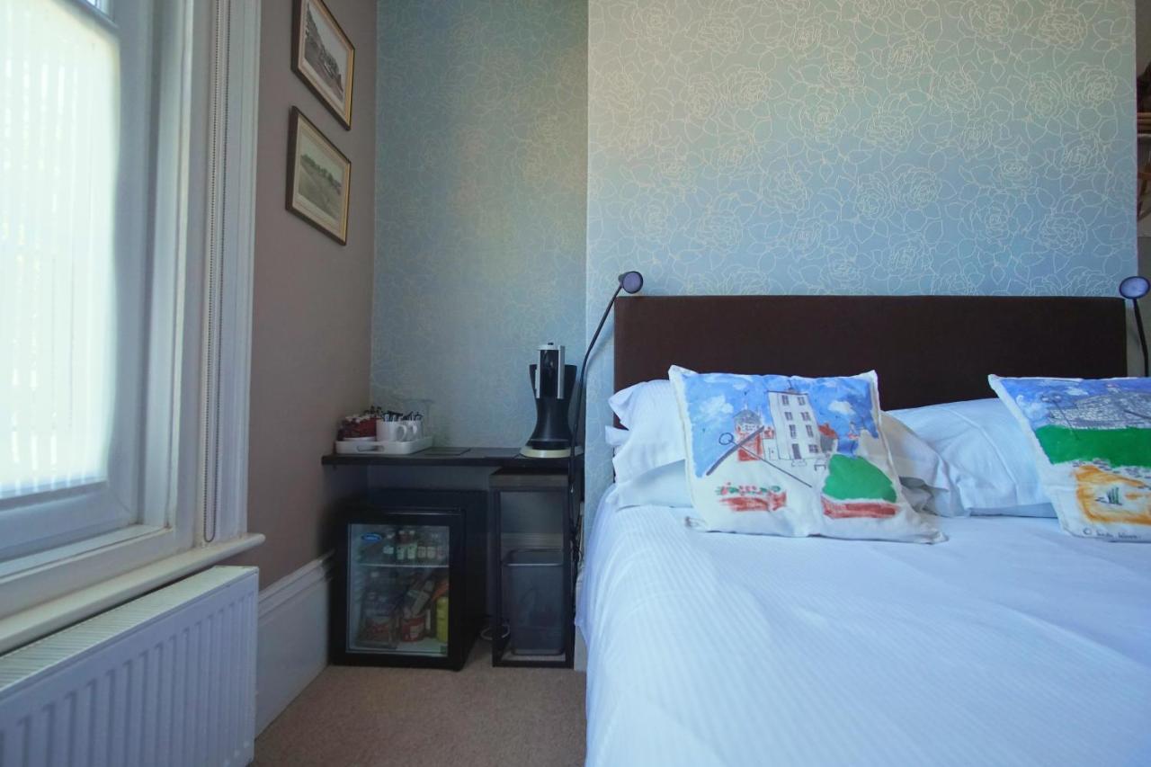 Number One B&B Дийл Екстериор снимка