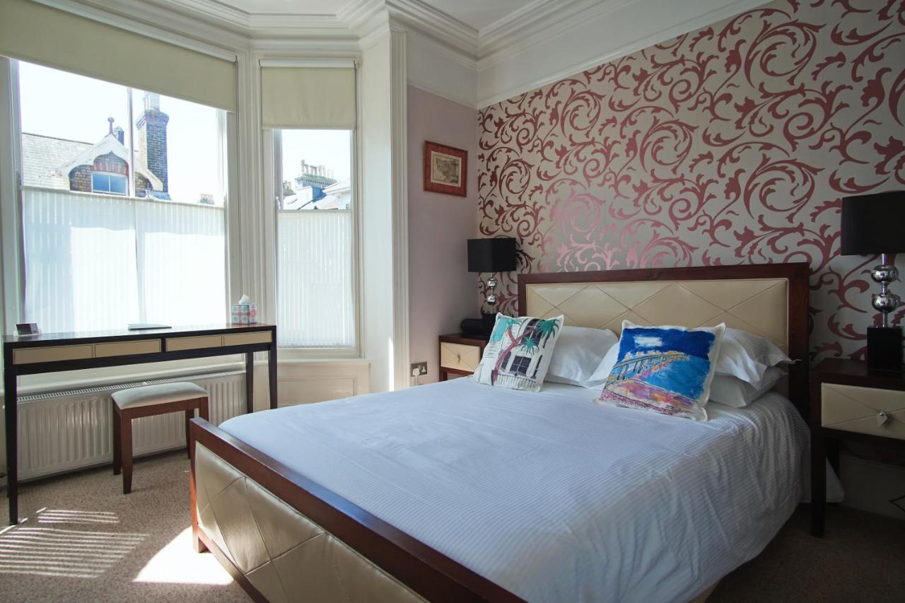 Number One B&B Дийл Екстериор снимка